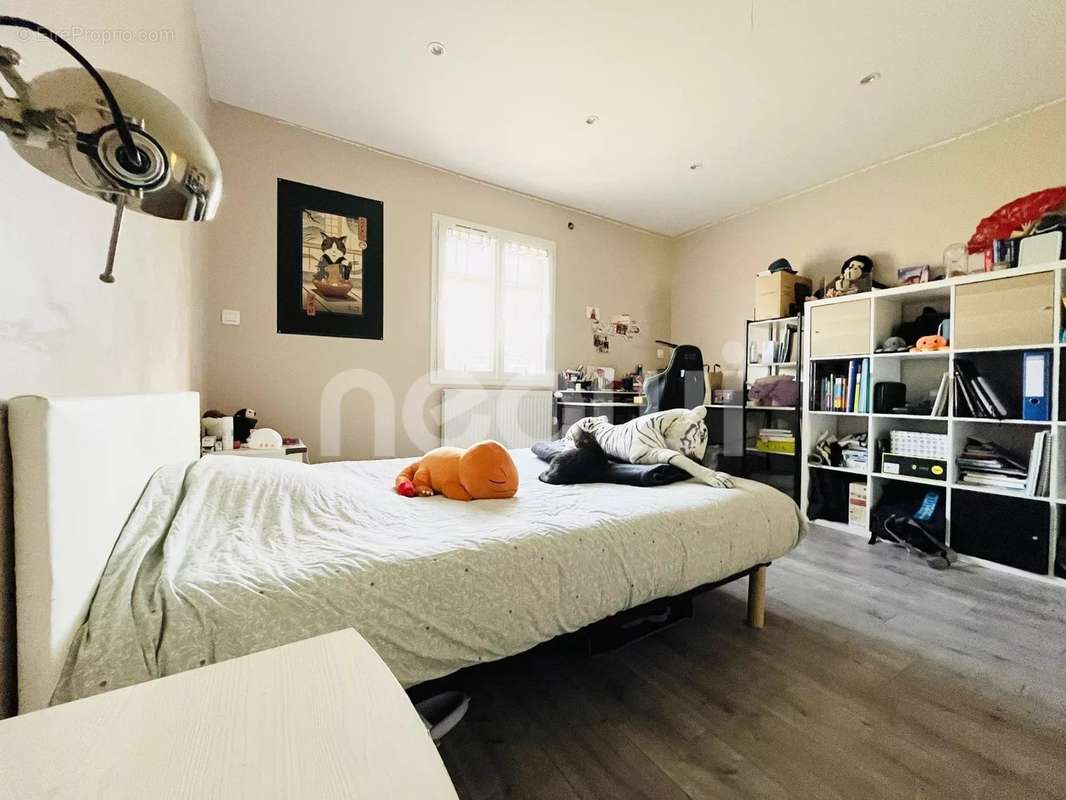 Maison à SAINT-AGOULIN