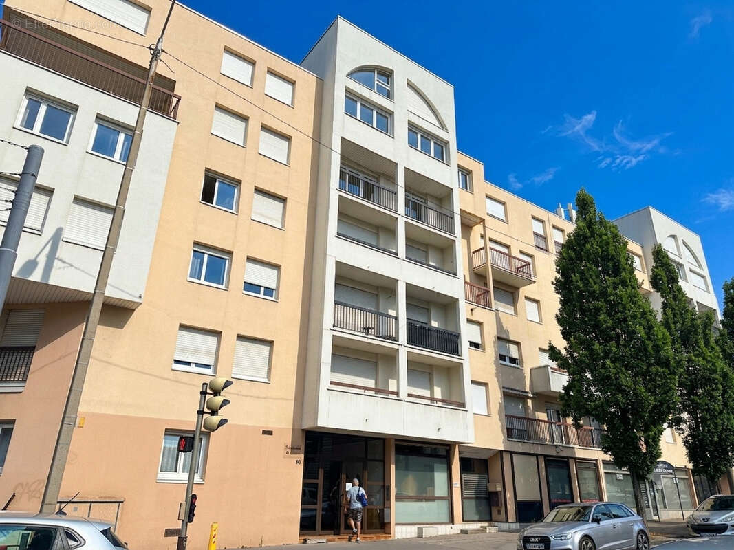 Appartement à SAINT-ETIENNE