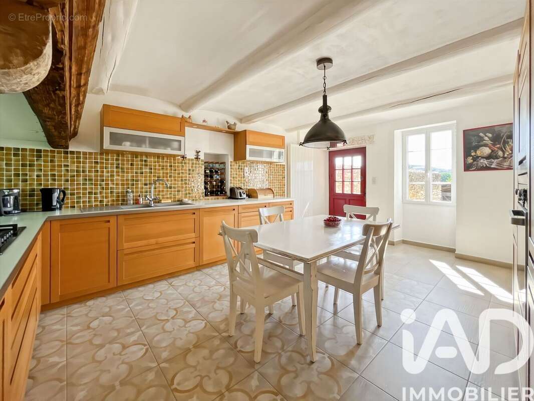 Maison 185 m² à Goudargues  - photo 9