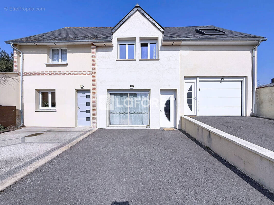 Maison à MAINVILLIERS