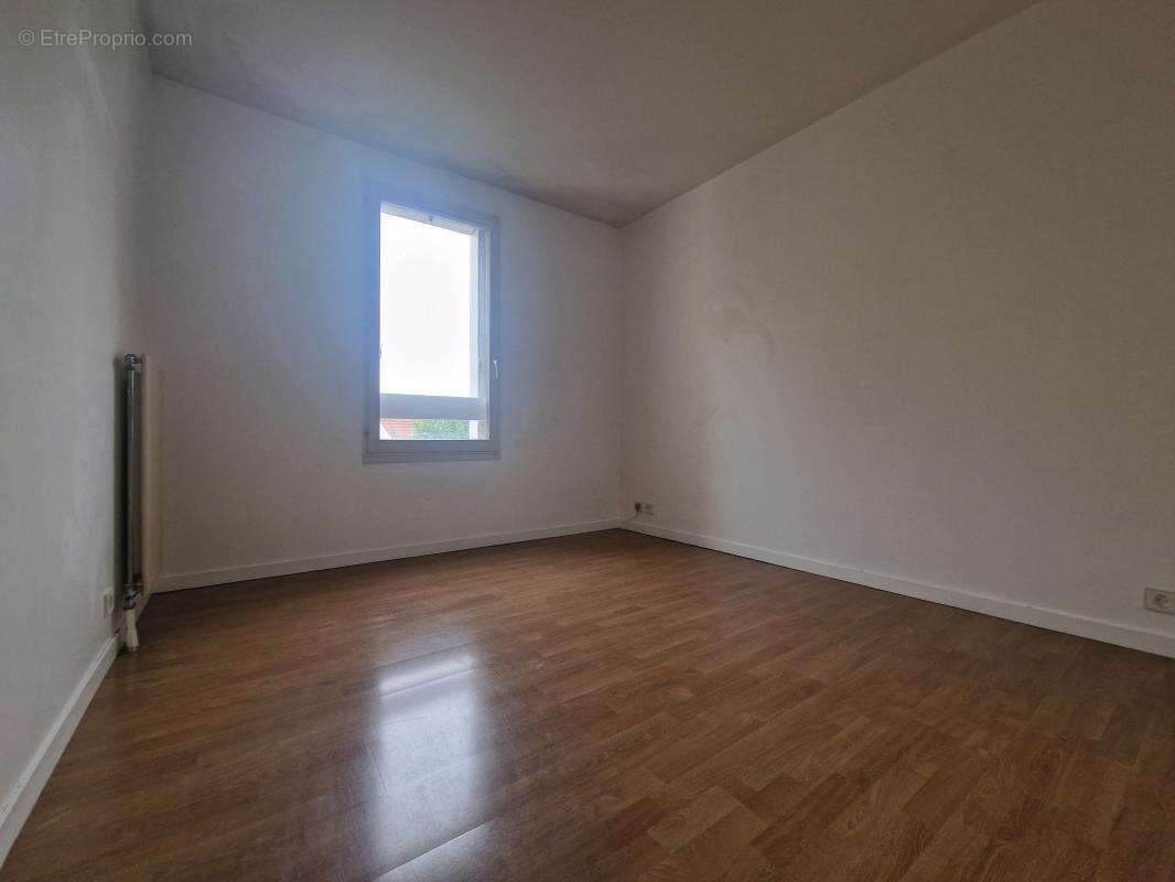 Appartement à VAIRES-SUR-MARNE