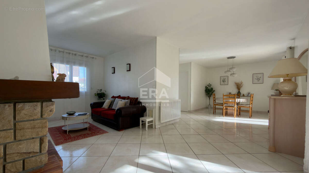 Maison à VIRY-CHATILLON