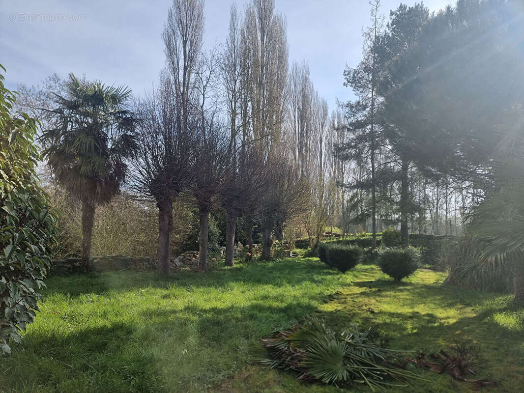 Maison à SAINT-HILAIRE-DU-HARCOUET