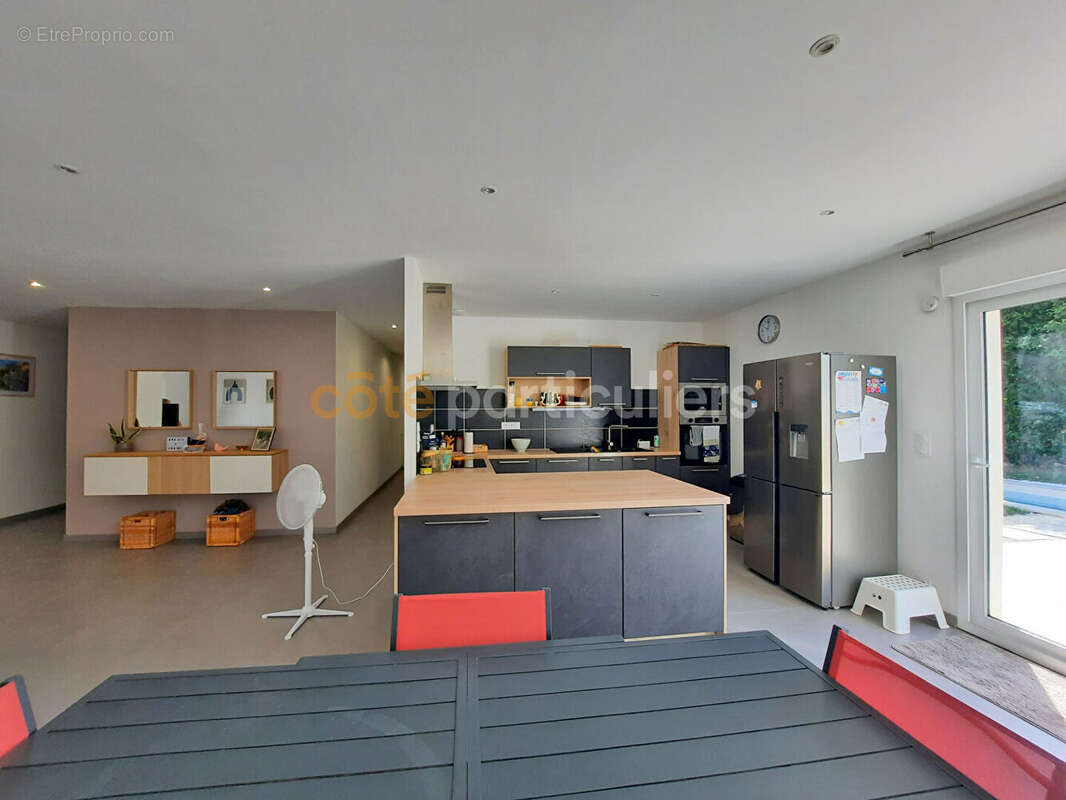 Maison de plain-pied de147 m² - 6 pièces - Crissey - photo 6