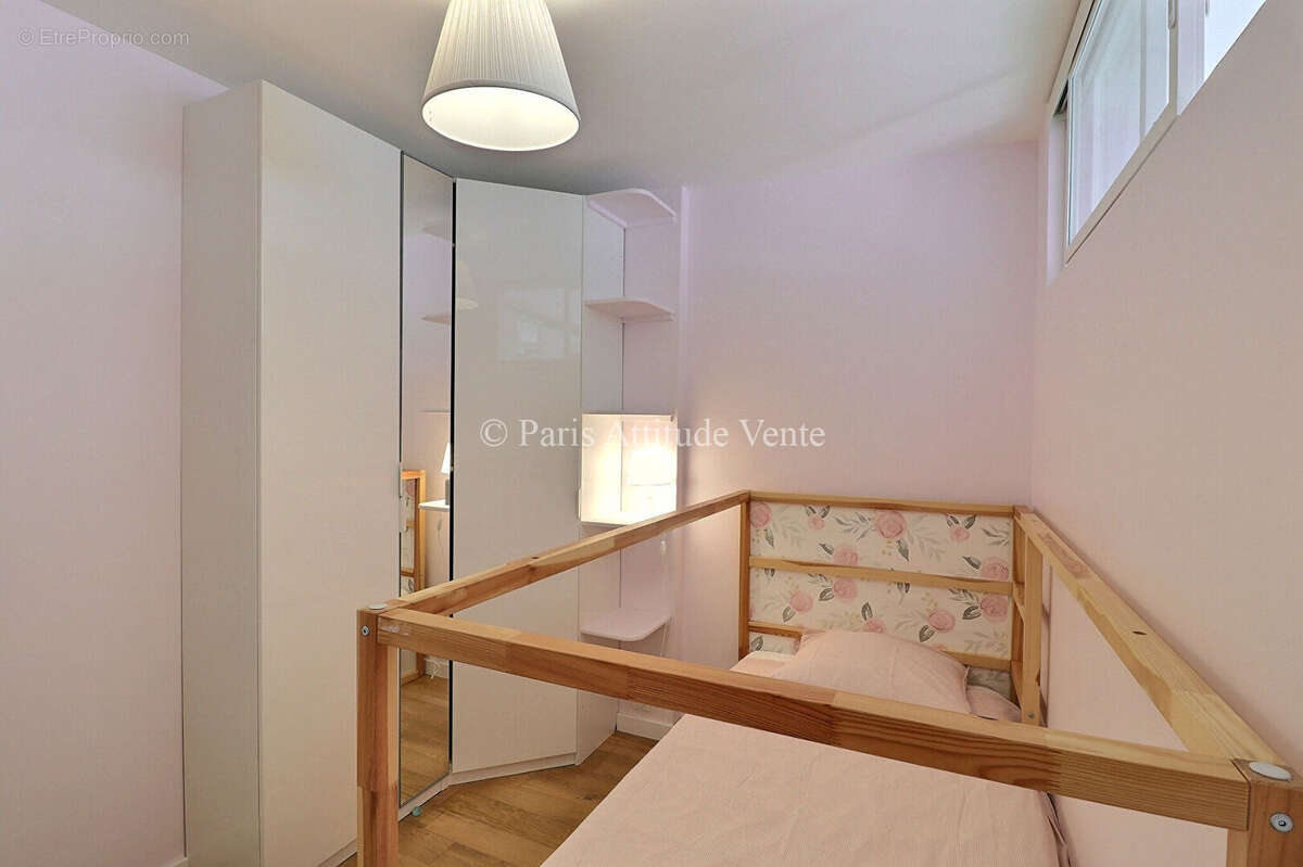 Appartement à COURBEVOIE