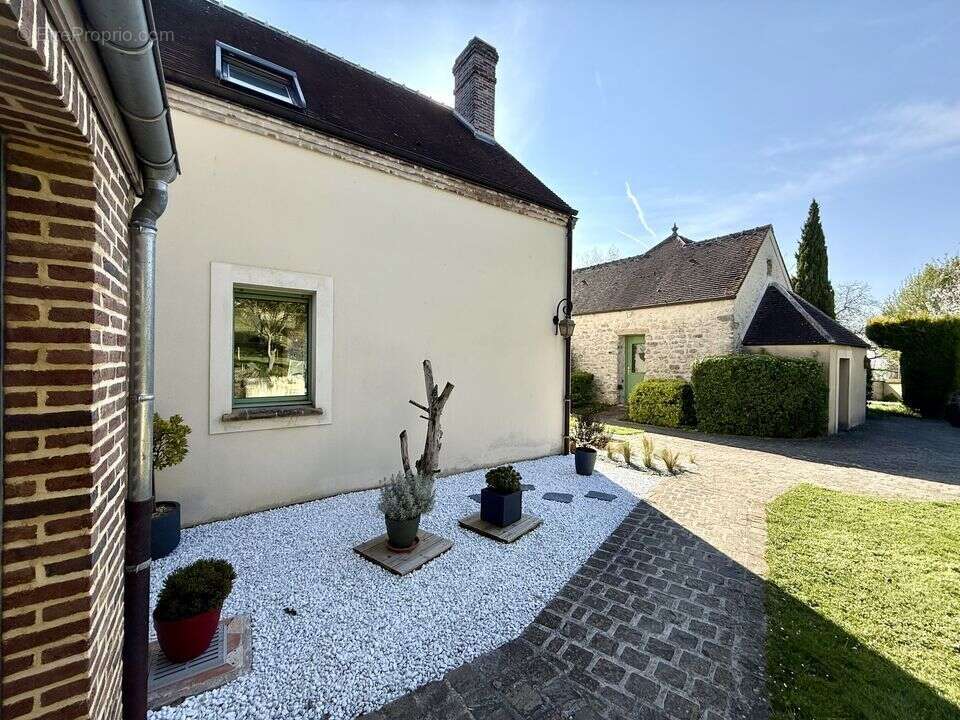 Maison à LONGUEVILLE