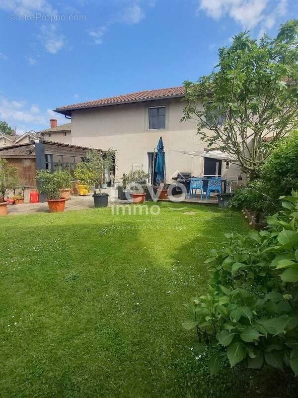 Maison à VILLARS-LES-DOMBES