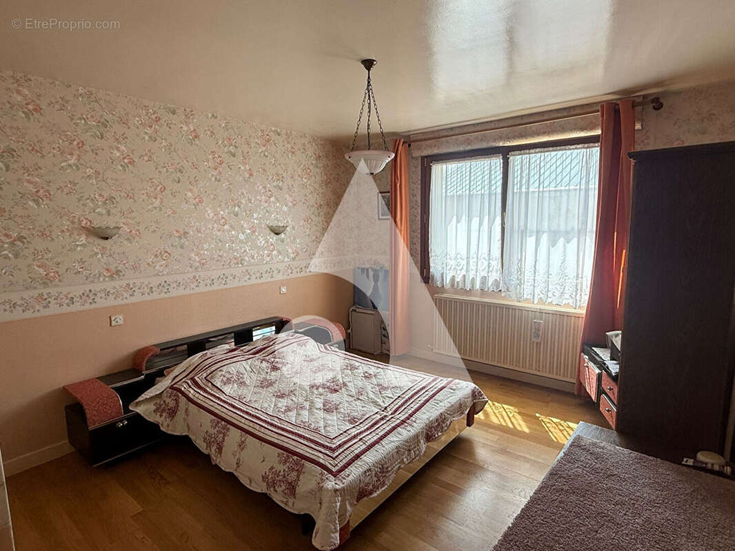 Maison à LES HAUTS-DE-CHEE