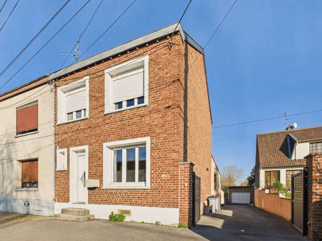 Maison à PETITE-FORET