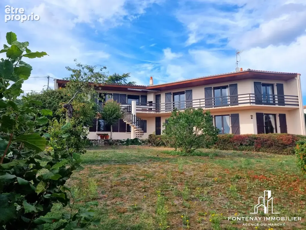 Photo Maison à Fontenay-Le-Comte au prix de 346 200€