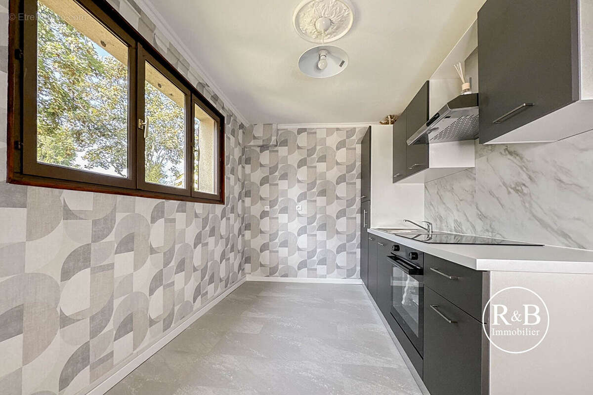 Maison à LES CLAYES-SOUS-BOIS