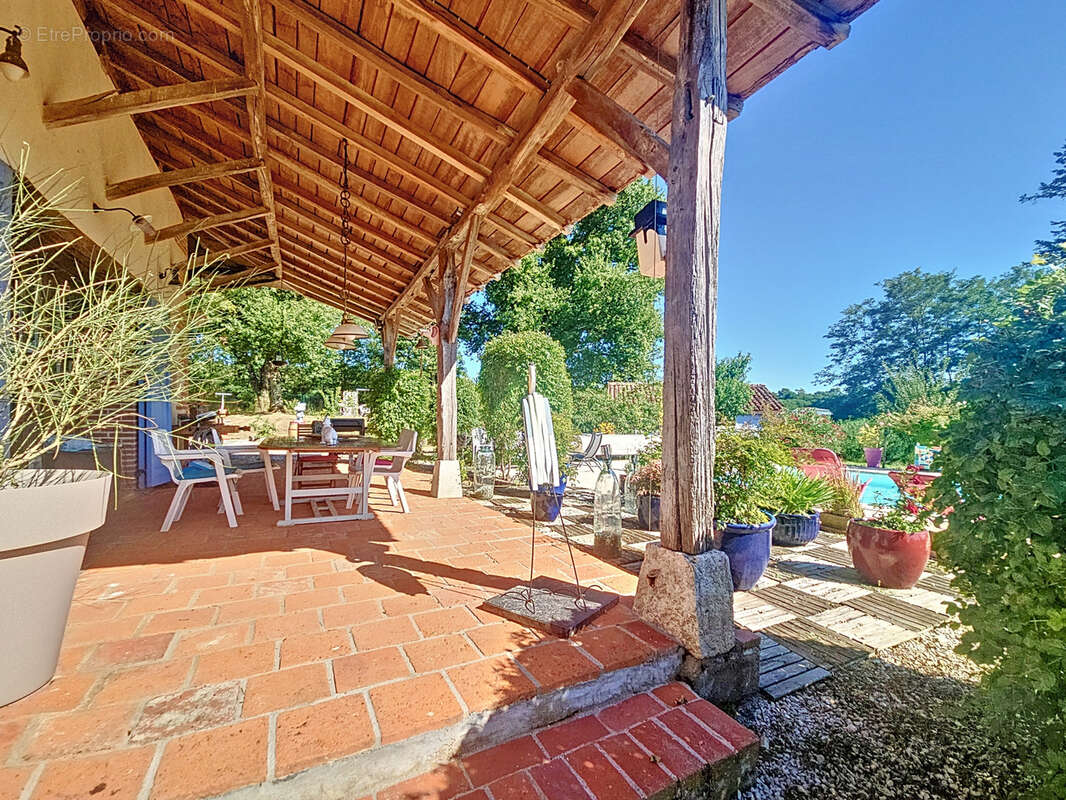 Maison à MONTREVEL-EN-BRESSE