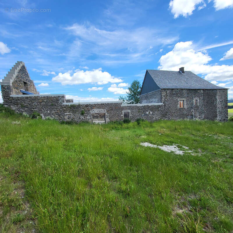 Maison en pierres avec ancienne grange - photo 4