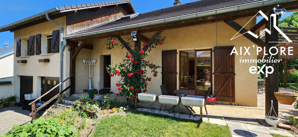 Maison à JACOB-BELLECOMBETTE