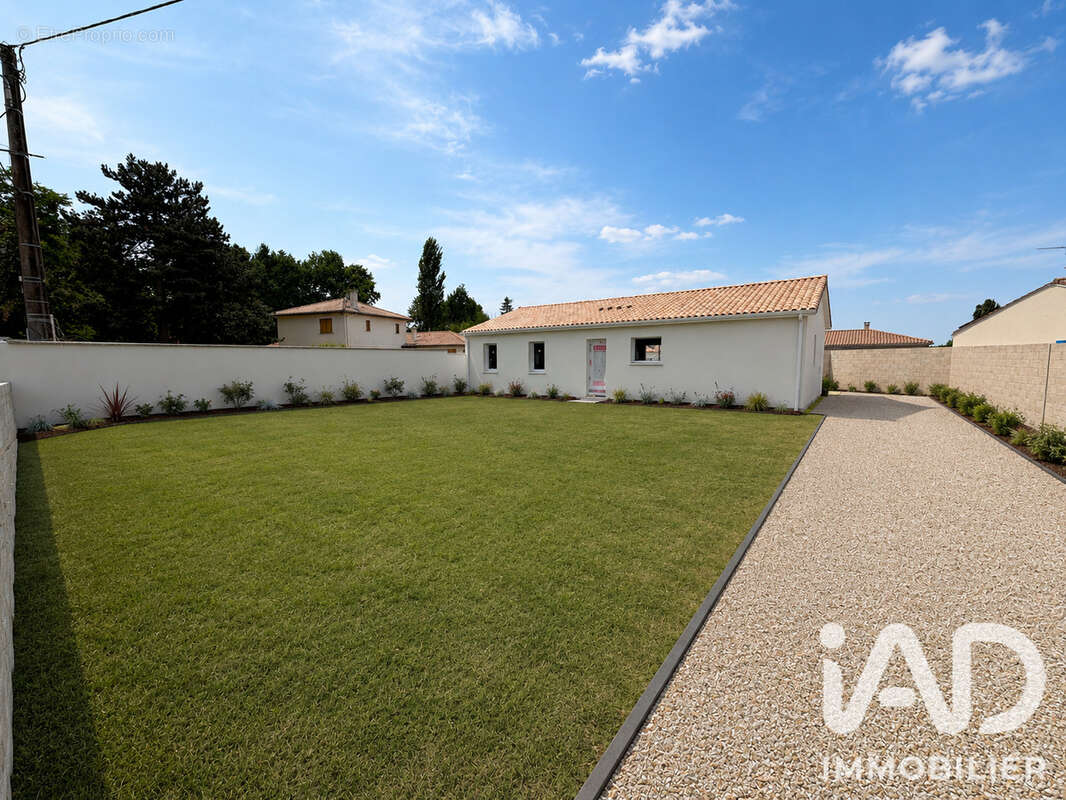 Maison 115 m² à Saint-Germain-Du-Puch  - photo 2