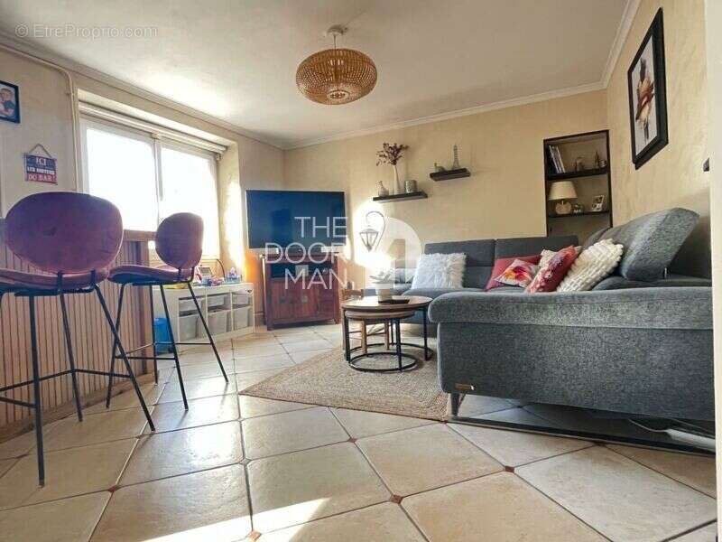 Maison à ORMOY-LA-RIVIERE