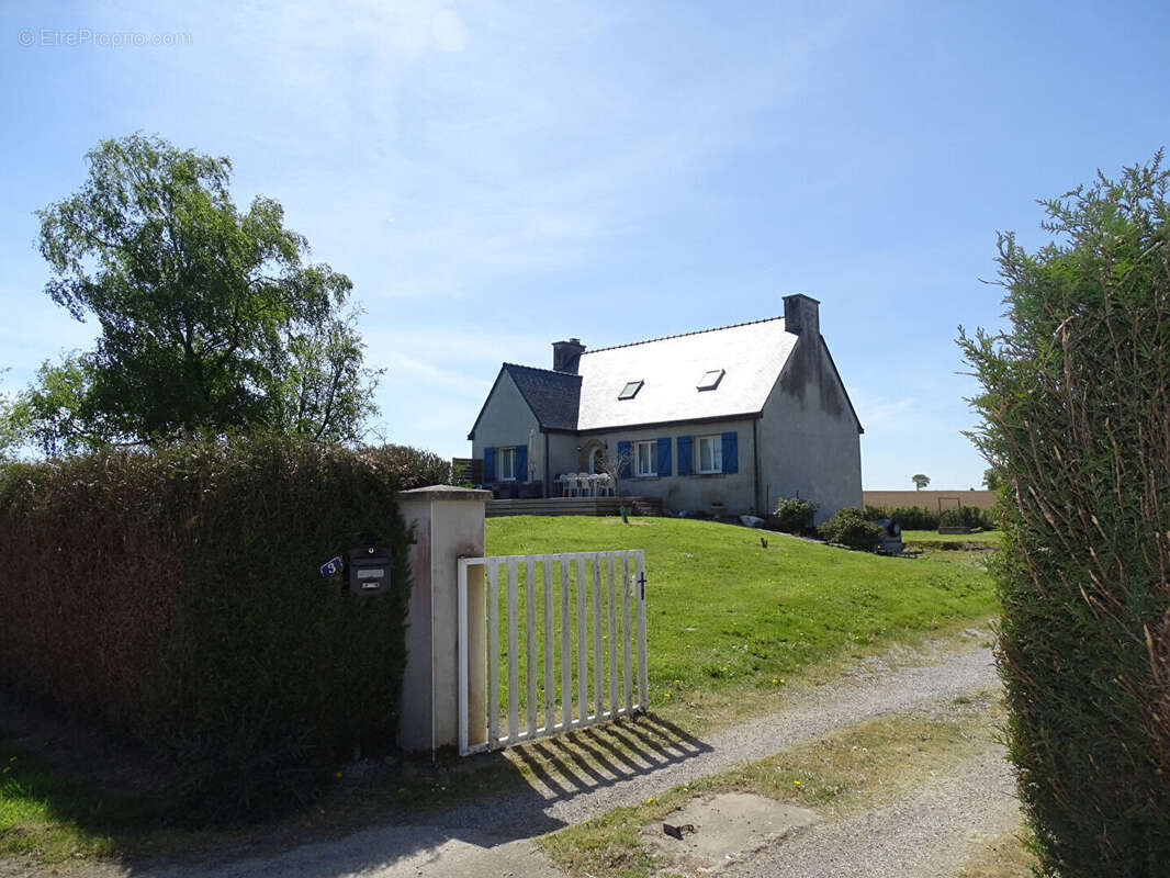 Maison à PLOUNEVEZEL