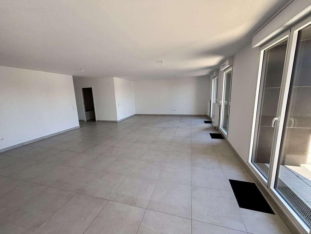 Appartement à SAINTE-GENEVIEVE-DES-BOIS