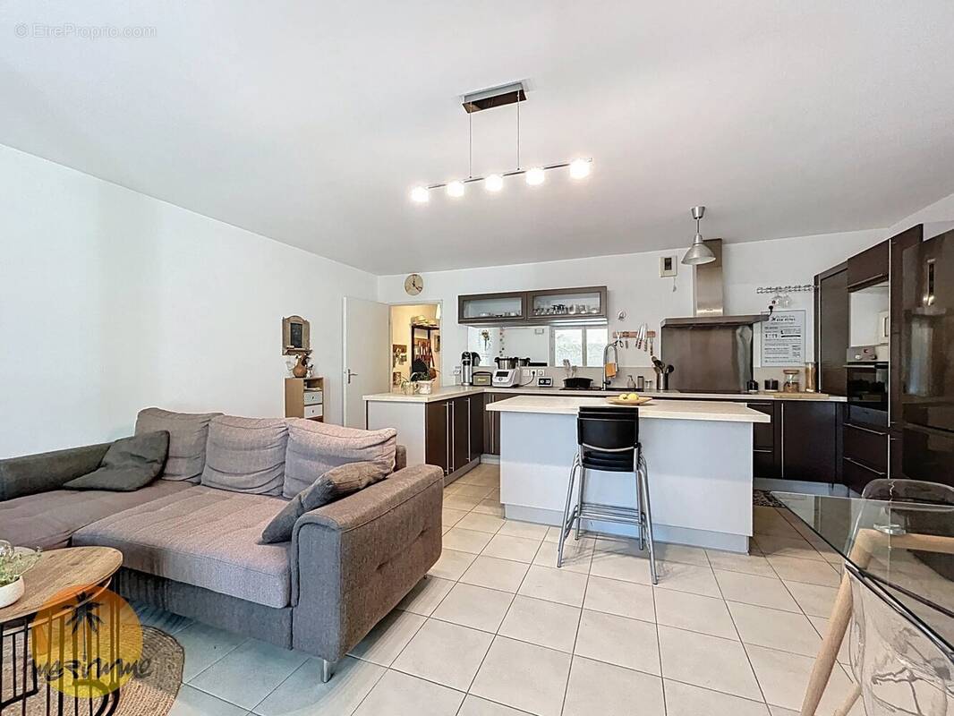 Appartement à SAINT-LAURENT-DU-VAR