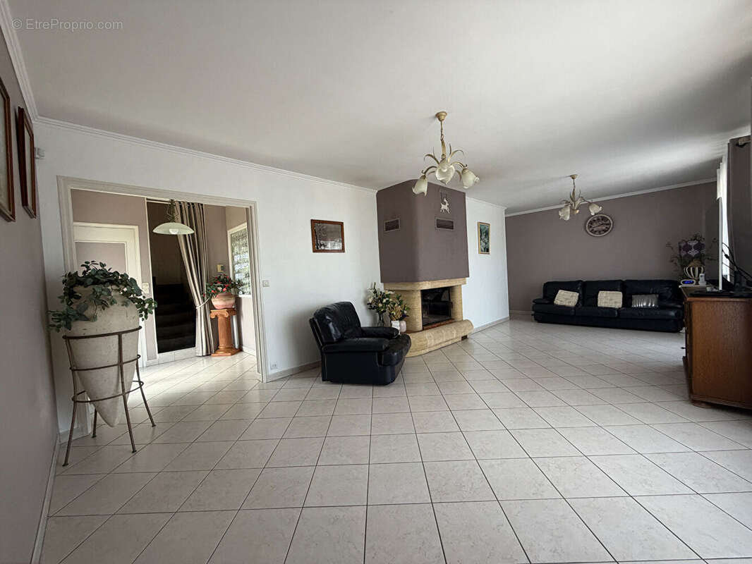 Maison à LES BREVIAIRES
