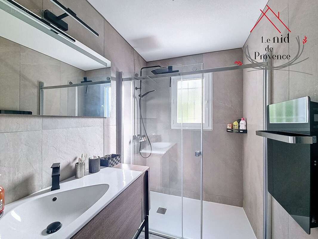 Maison à CABRIERES-D'AVIGNON