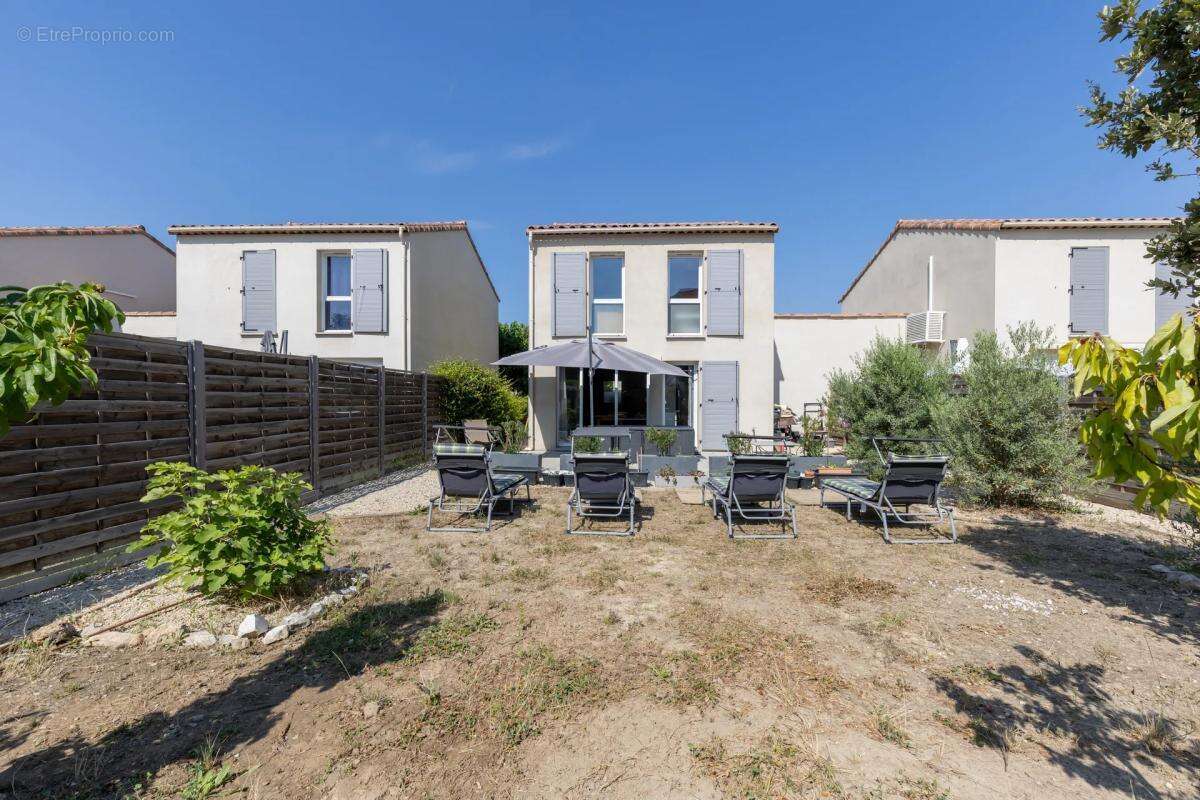 Maison à PEYROLLES-EN-PROVENCE
