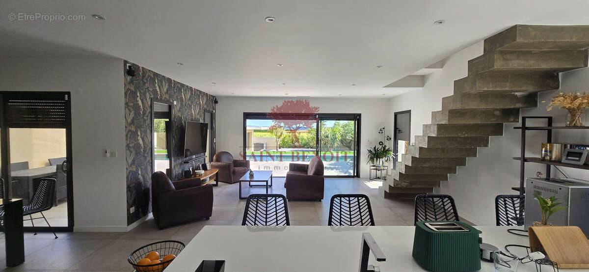 A VENDRE - A JONQUIERES - VILLA CONTEMPORAINE DE TYPE T3 de 129m2 avec garage,  jardin paysagé et piscine - photo 8