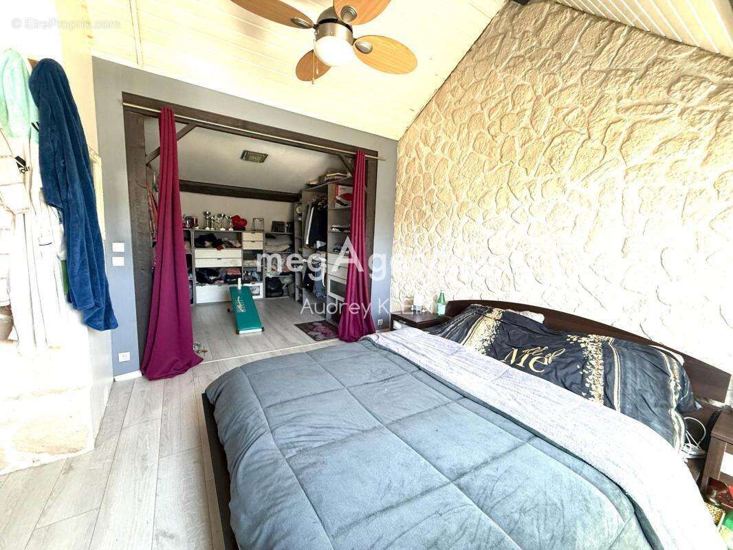Belle propriété au calme avec terrain, piscine et box équestre - photo 11