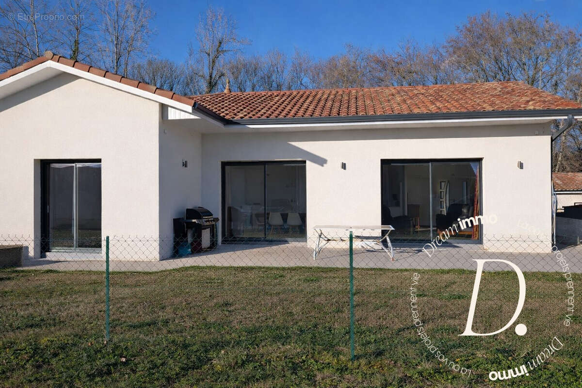 Maison à SAINT-MARTIN-DE-HINX