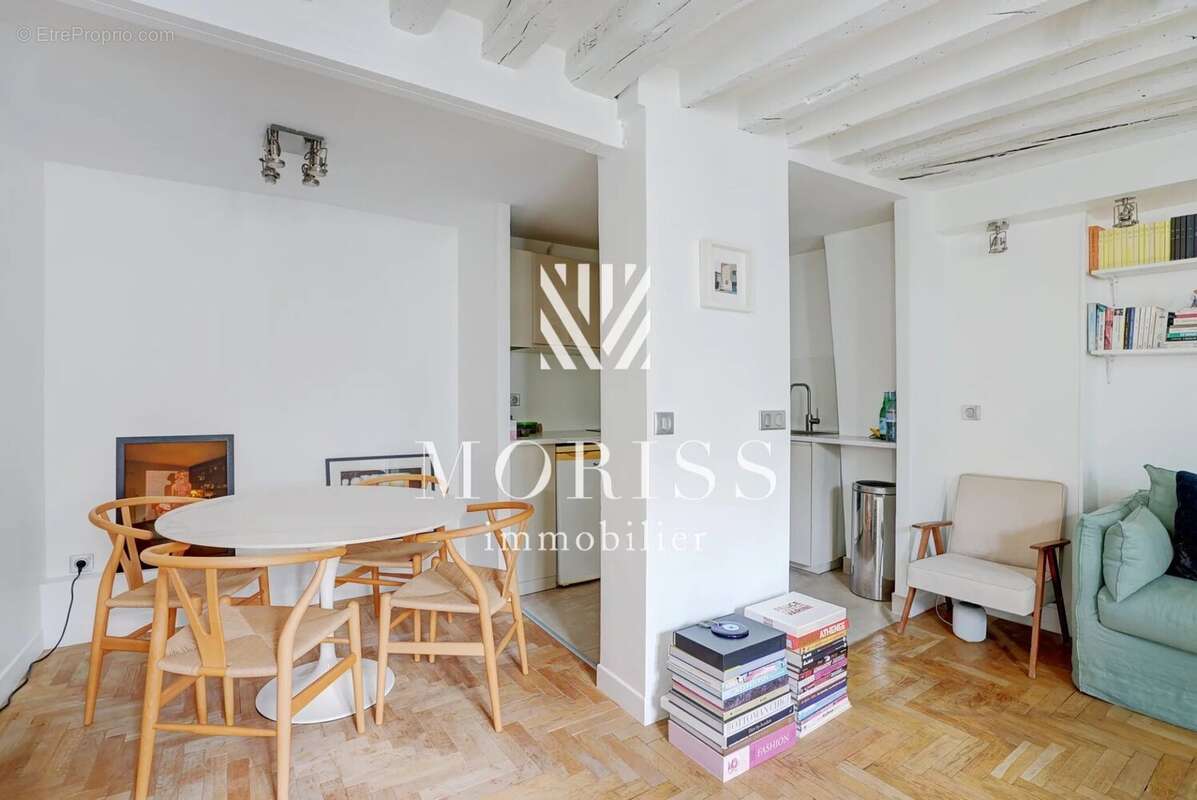 Appartement à PARIS-3E