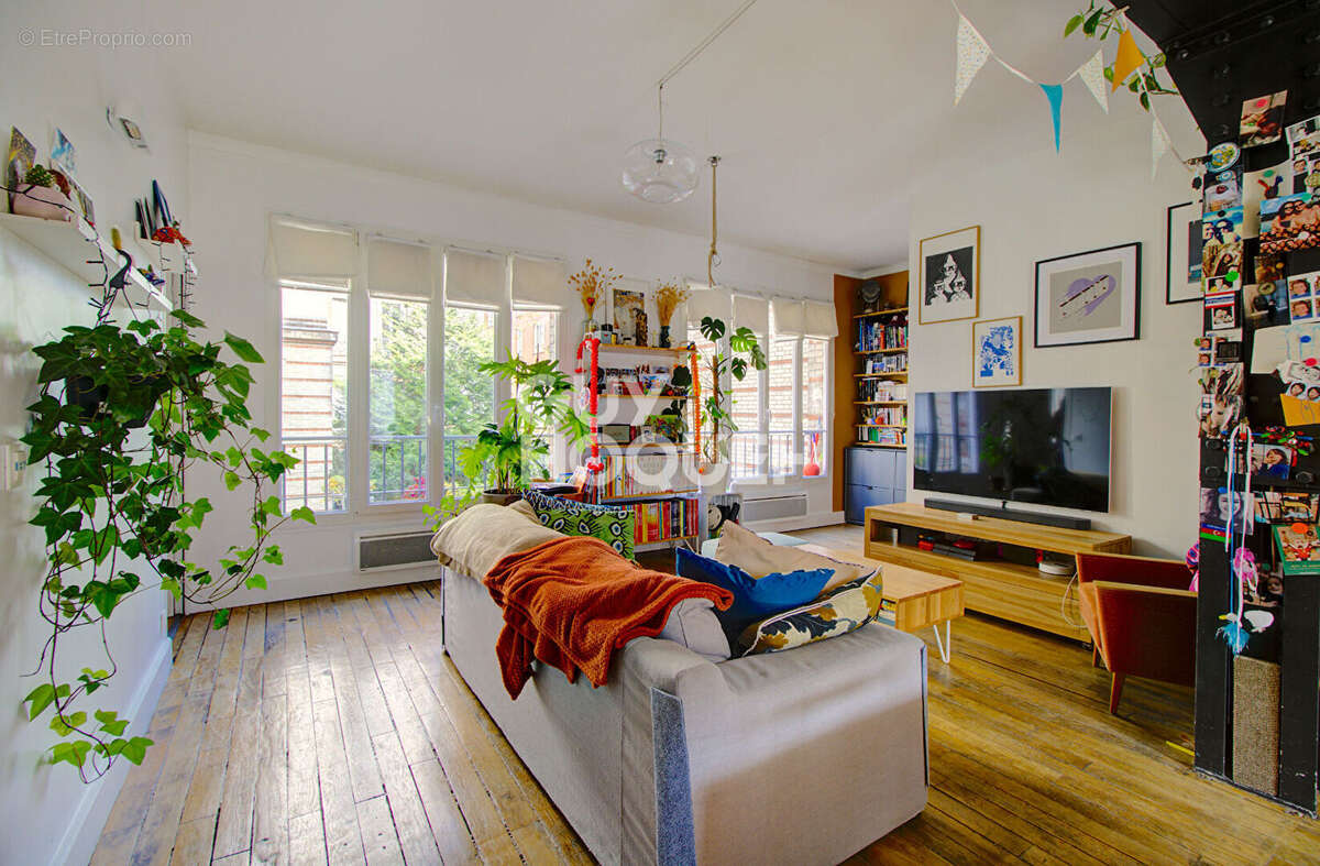 Appartement à PARIS-20E