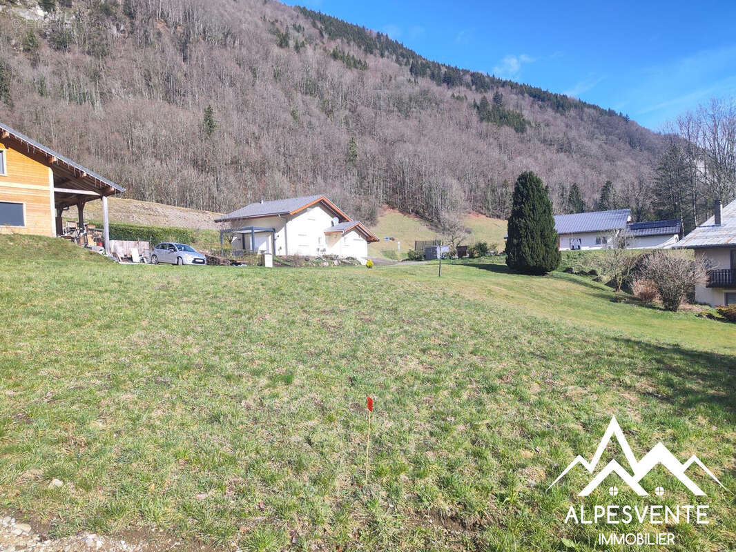 Vente-terrain-viabilisé-Bellevaux - Terrain à BELLEVAUX