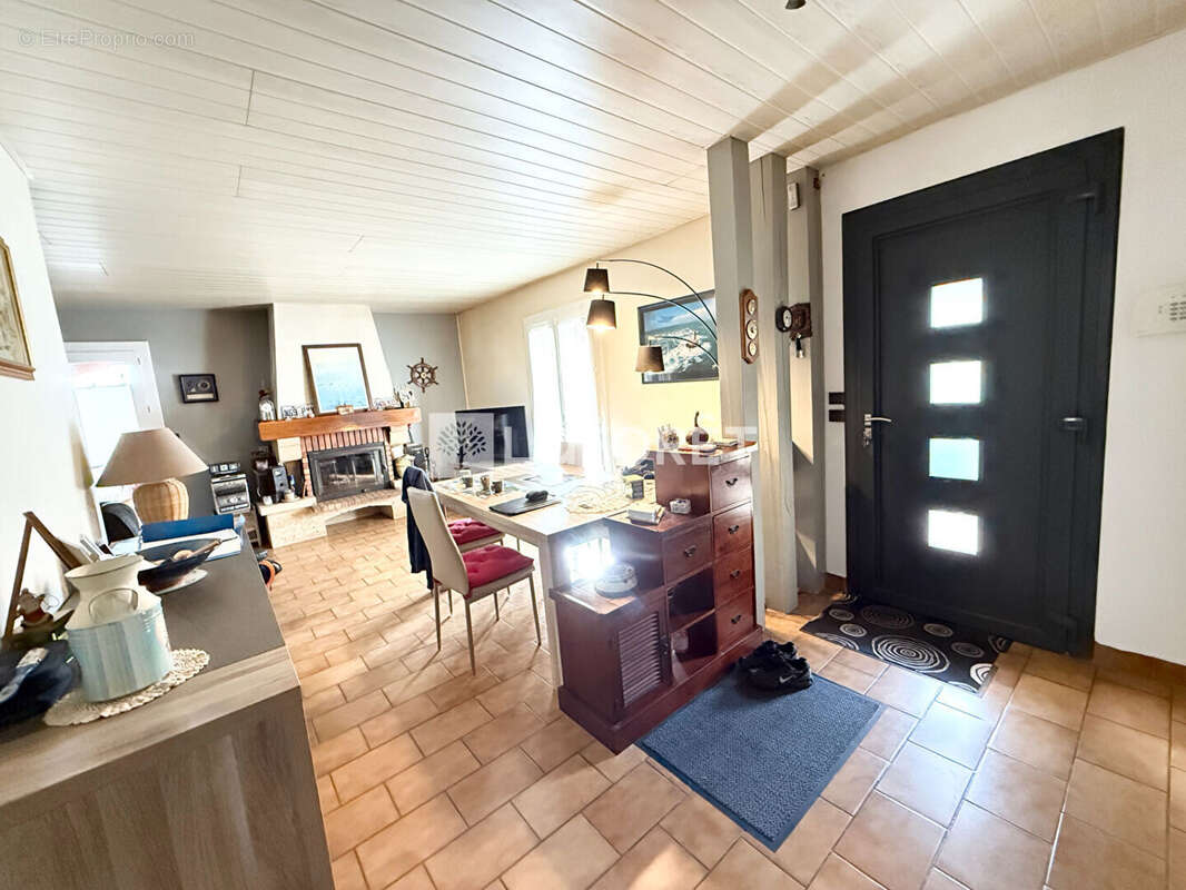 Maison à SAINT-MICHEL-DE-RIEUFRET