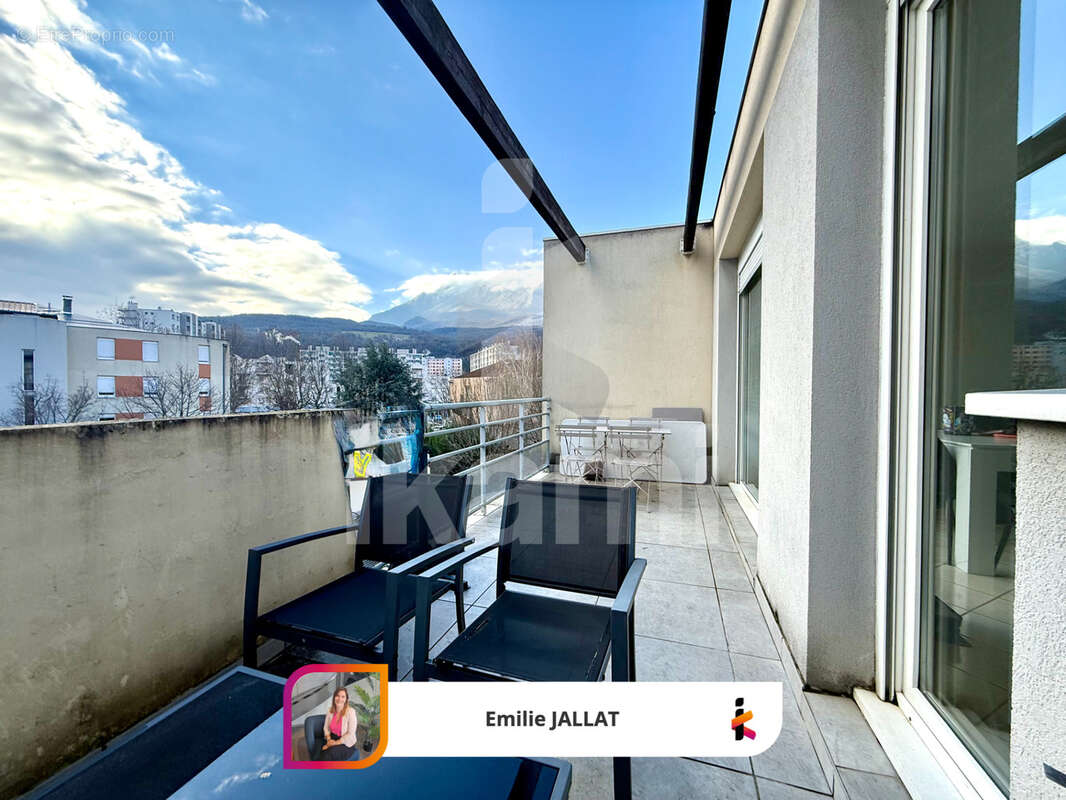 Appartement à FONTAINE