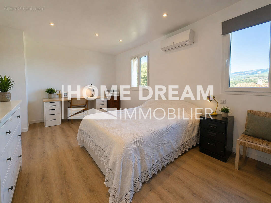 Maison 131 m² à Six-Fours-Les-Plages  - photo 6