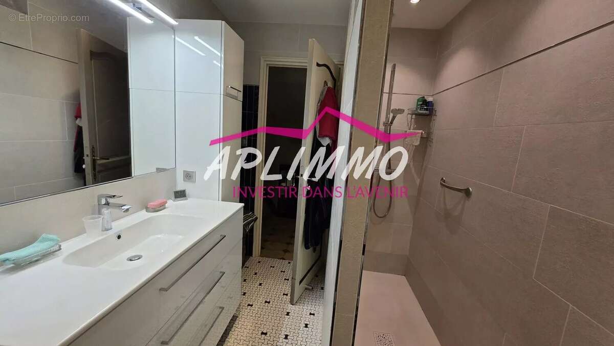 Maison à MONTELIMAR