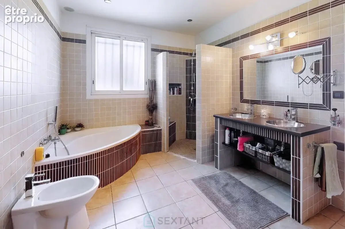ST MITRE  - Belle propriété: Maison T7 avec piscine - 211m² / parcelle 2850m² - photo 28