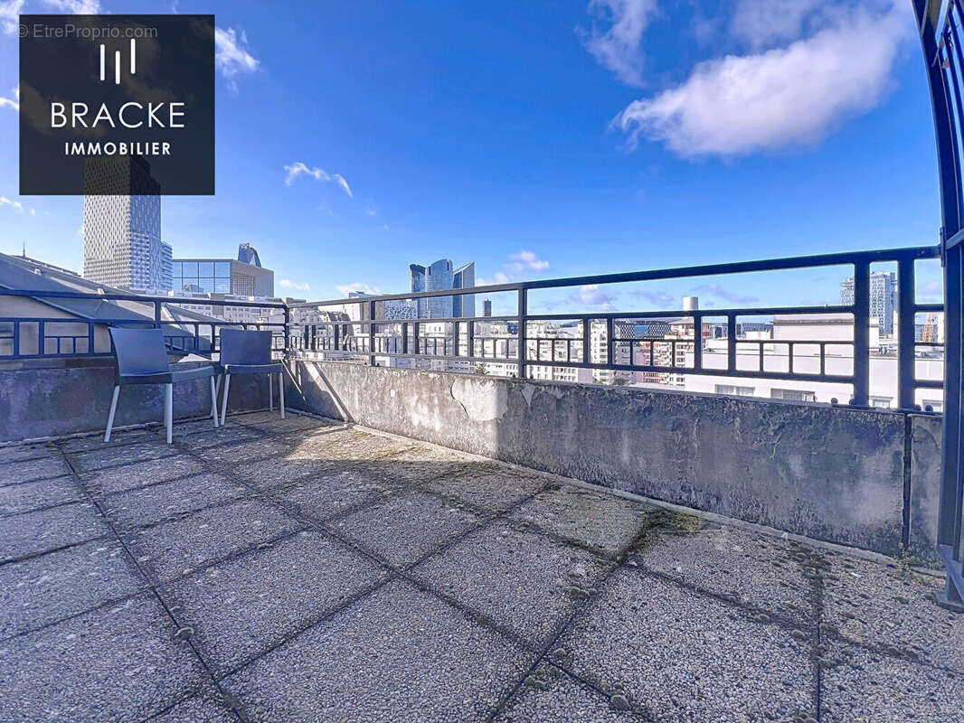 Appartement à COURBEVOIE