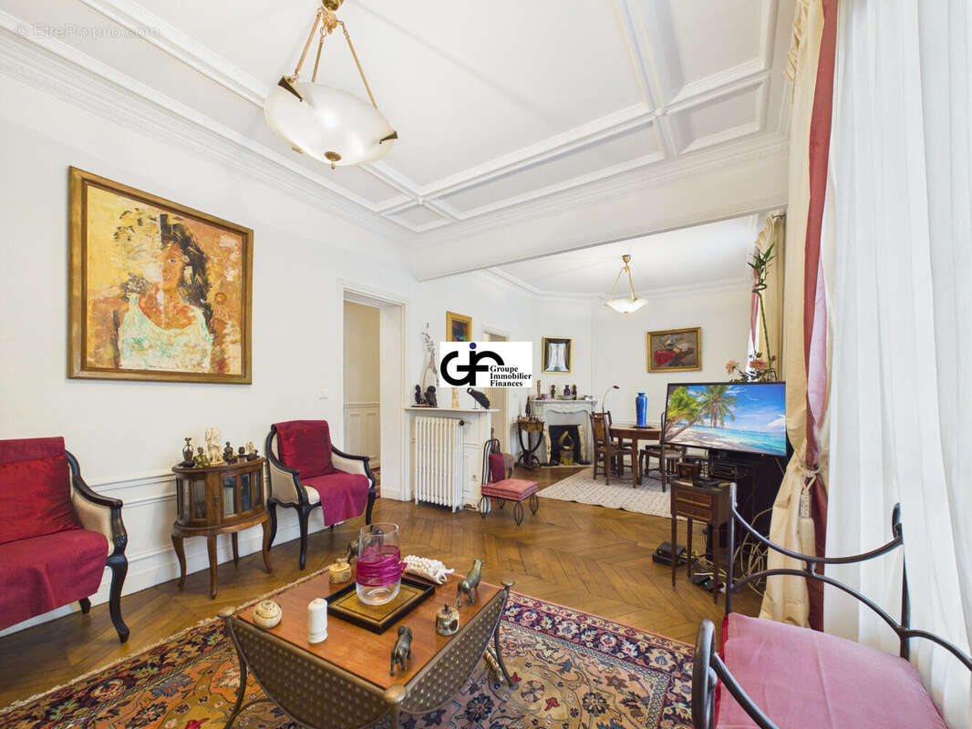 Appartement 70 m² à Paris-16e  - photo 3
