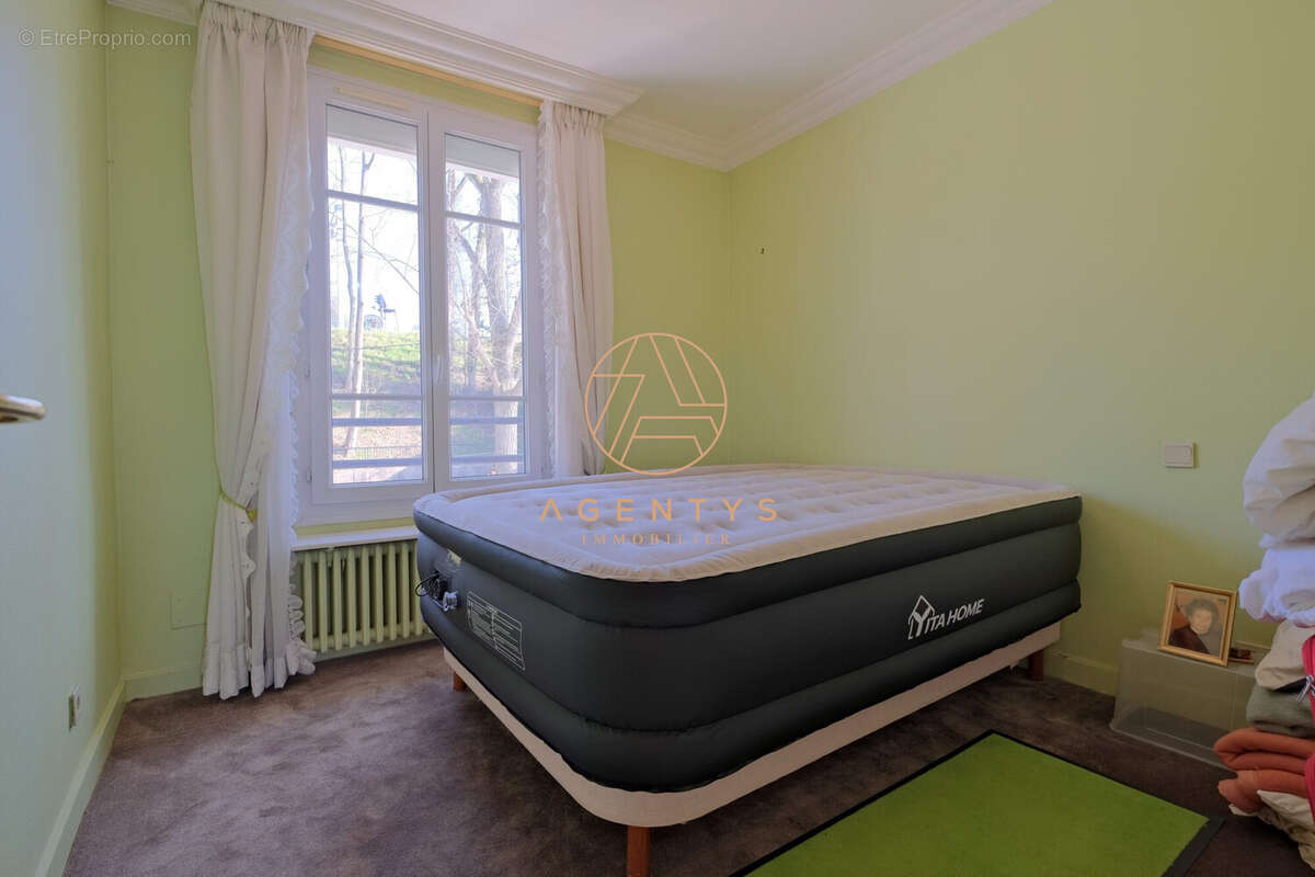 Maison 168 m² à Saint-Maur-Des-Fosses  - photo 5