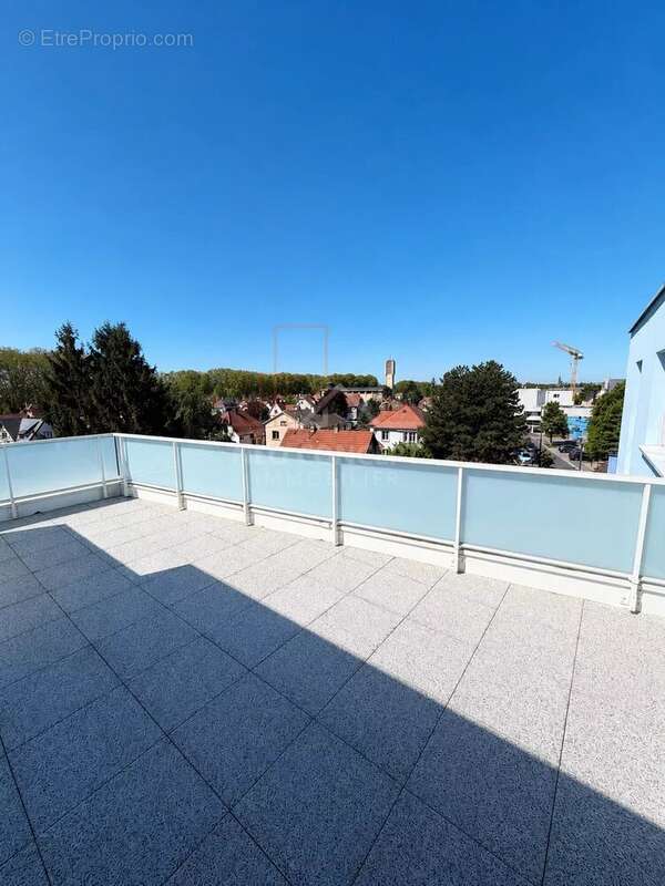 ILLKIRCH-GRAFFENSTADEN  Appartement 3 pièces en attique  67 m²  Deux terrasses - photo 7