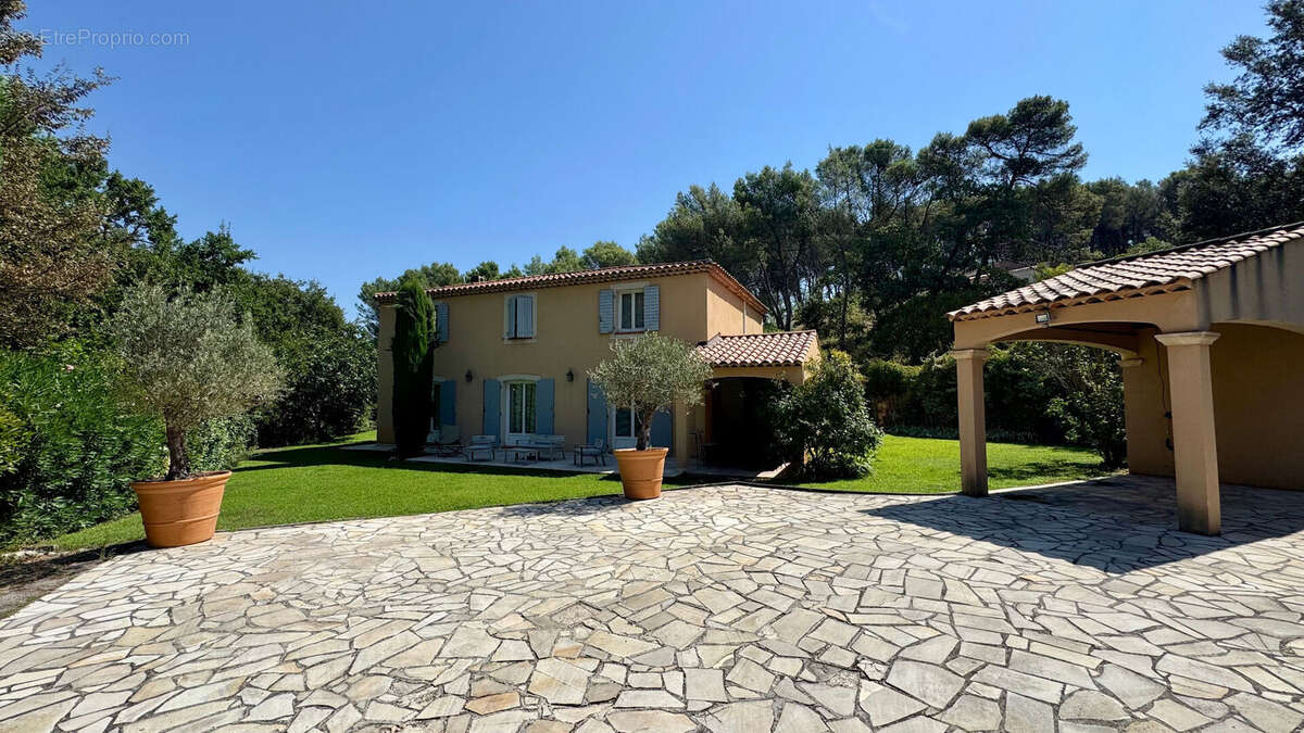 BOUC BEL AIR - Bastide type 6 de 200m² sur 4000 m² de terrain - photo 16