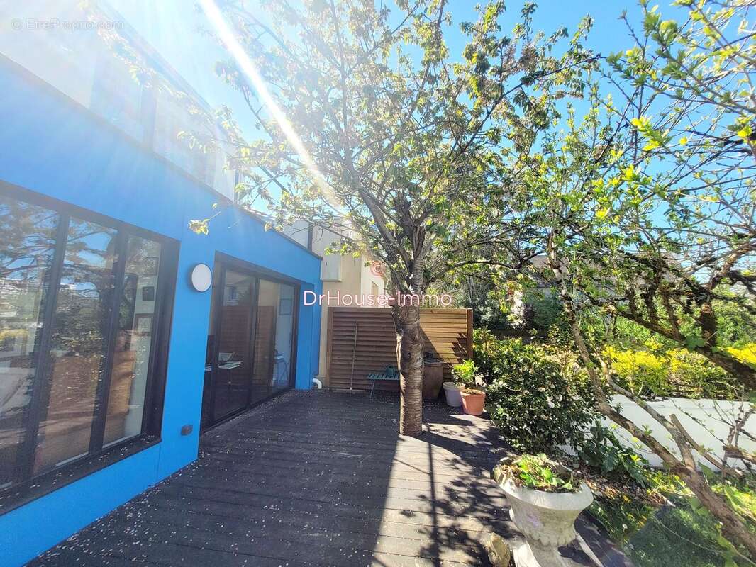 Maison à SAINT-SEBASTIEN-SUR-LOIRE