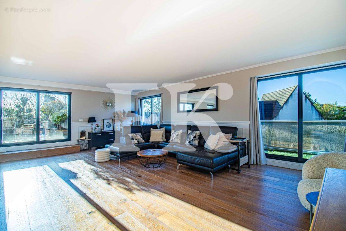 Appartement à LE PLESSIS-ROBINSON