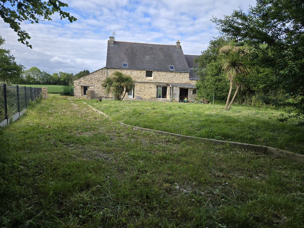 Maison à LE TREVOUX