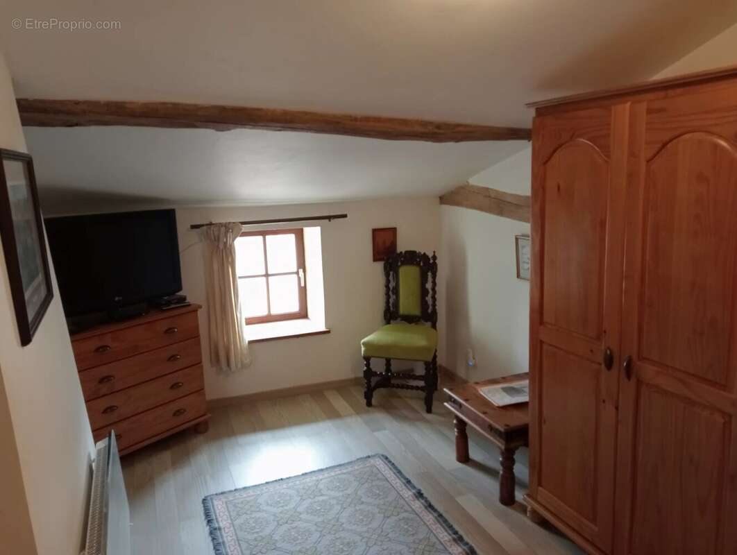 Maison à MOUTIERS-SOUS-ARGENTON