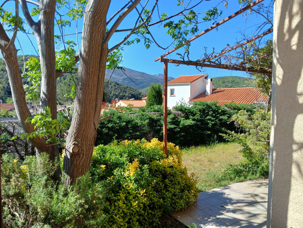 Maison à REYNES