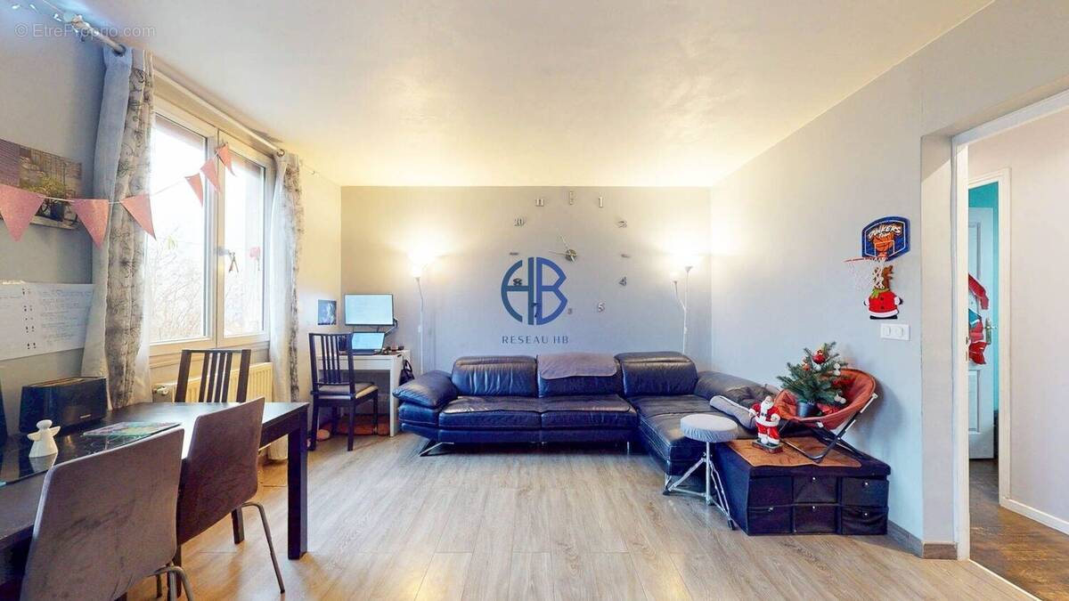 Appartement à STAINS