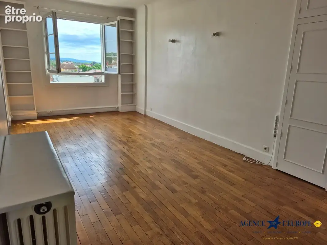 Appartement 70 m² à Vichy  - photo 2