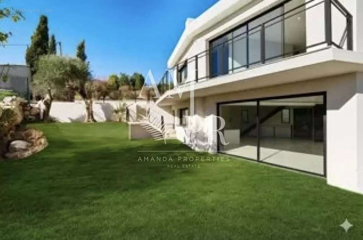 Maison à VALLAURIS